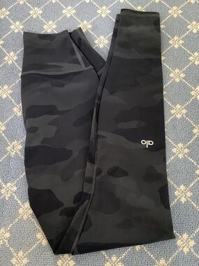 ALO Yoga Black Charcoal Camo High-Rise Leggings